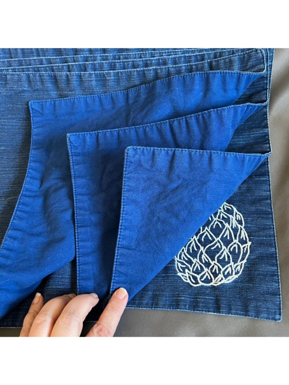 Embroidered Pineapple Denim Cloth Napkins Set Of 4 Reversible Navy Blue Handmade - Picture 3 of 3